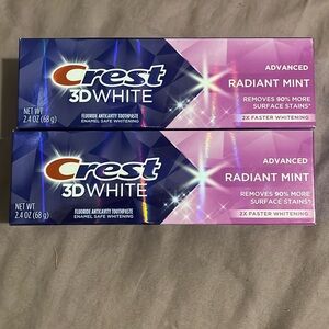 NWT Crest 3D White Toothpastes Radiant Mint